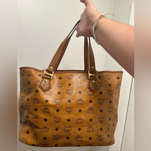 Large MCM tote - Picture 3 of 8